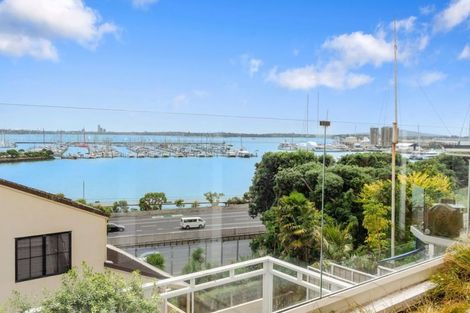 Photo of property in 21 London Street, Hampden, 9410