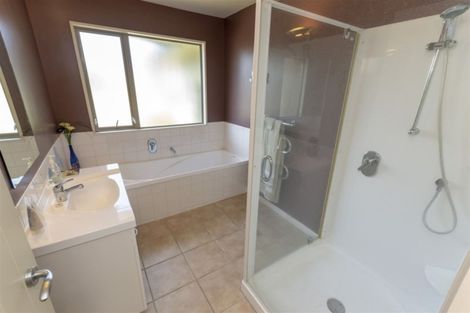 Photo of property in 13 Calvandra Grove, Rangiora, 7400