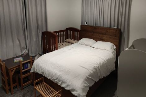 Photo of property in 8 Trosk Place, Waiuku, 2123
