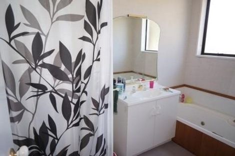 Photo of property in 1 Pound Street, Amberley, 7410