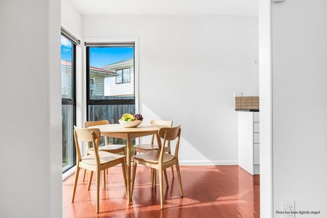 Photo of property in 123 Riverpark Crescent, Henderson, Auckland, 0610