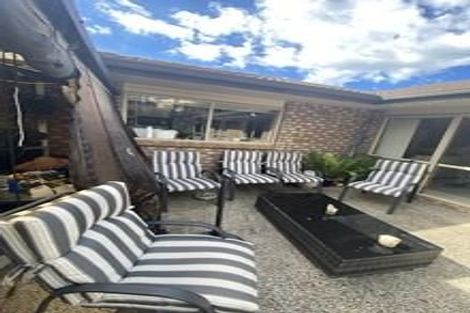 Photo of property in 15 Malin Place, Pinehill, Auckland, 0632