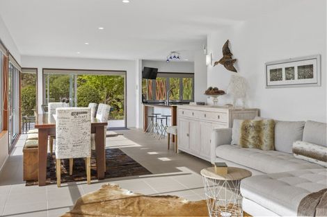 Photo of property in 26 Whakamoenga Point, Acacia Bay, Taupo, 3385