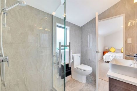 Photo of property in 5a Woodside Road, Massey, Auckland, 0614