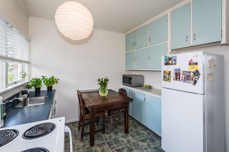 Photo of property in 2/14 Westwell Road, Belmont, Auckland, 0622