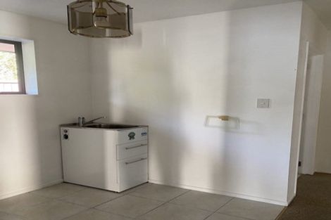 Photo of property in 20 Taupata Street, Redcliffs, Christchurch, 8081