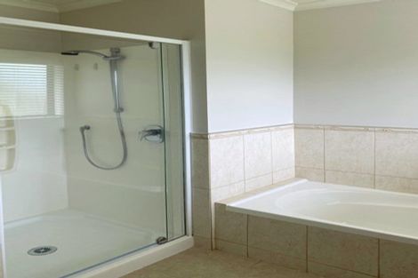 Photo of property in 34 Blackwood Drive, Wattle Downs, Auckland, 2103