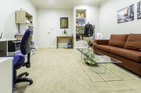 Photo of property in 28 Leburn Crescent, Flat Bush, Auckland, 2016