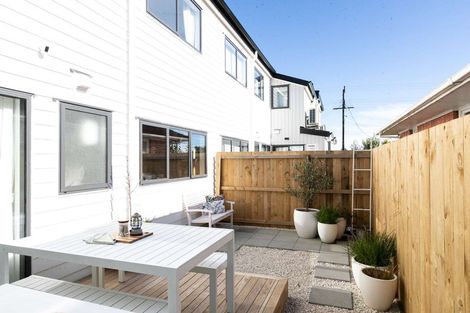 Photo of property in 90c Seymour Road, Sunnyvale, Auckland, 0612