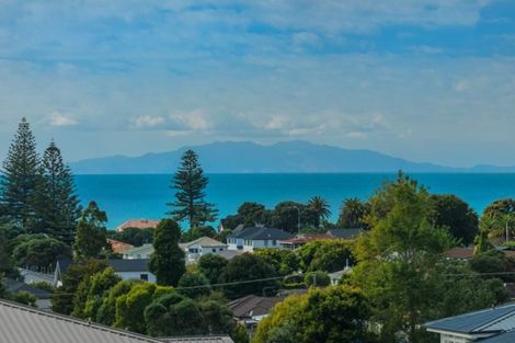 Photo of property in 15 Landmark Terrace, Orewa, 0931