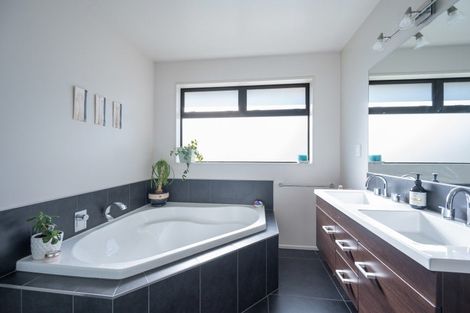 Photo of property in 4 Moneymore Place, Wakefield, 7095