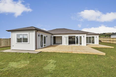 Photo of property in 51 Sunset Road, Totara Vale, Auckland, 0632