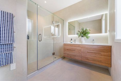 Photo of property in 11 Spars Road, Wainui, 0932