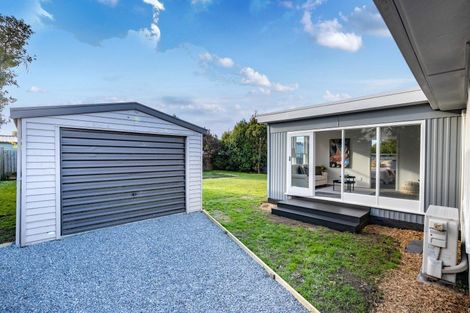 Photo of property in 17 Doreen Street, Aranui, Christchurch, 8061