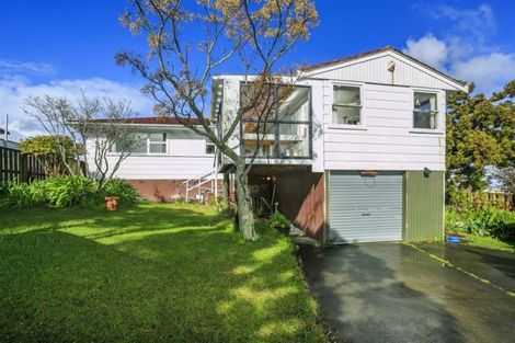 Photo of property in 12 Cassia Place, Sunnynook, Auckland, 0620