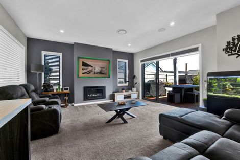 Photo of property in 17 Honeyfield Drive, Whalers Gate, New Plymouth, 4310