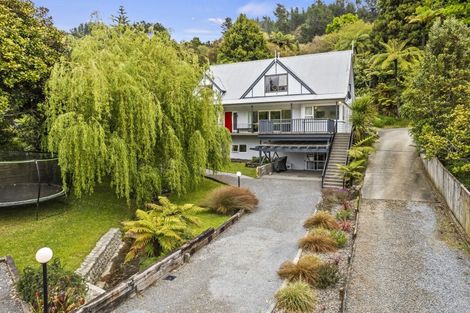 Photo of property in 24 Jocelyn Crescent, Pinehaven, Upper Hutt, 5019