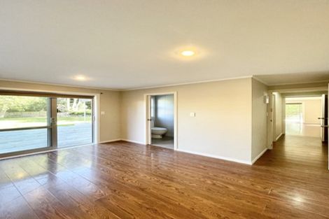 Photo of property in 4 Seaton Road, Murrays Bay, Auckland, 0630