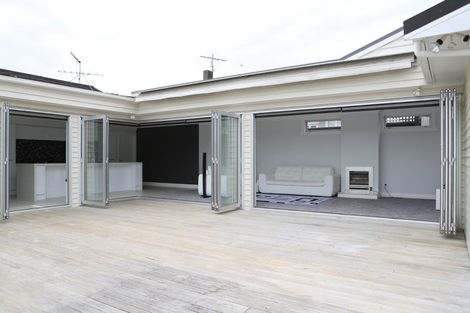 Photo of property in 35 Aliford Avenue, One Tree Hill, Auckland, 1061