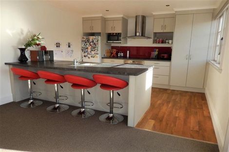 Photo of property in 374 Carrington Street, Upper Vogeltown, New Plymouth, 4310