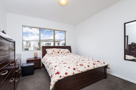 Photo of property in The Haven, 12/120 Beach Haven Road, Beach Haven, Auckland, 0626