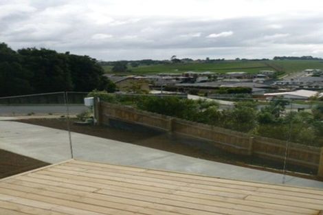 Photo of property in 4 Cape Vista Crescent, Pukekohe, 2120