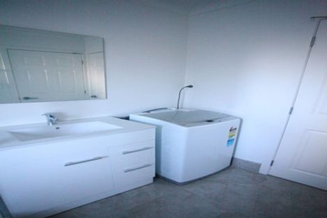 Photo of property in 1/198 Archers Road, Glenfield, Auckland, 0629