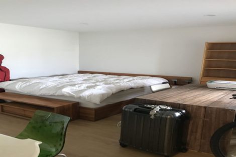 Photo of property in 24 Para Close, Fairview Heights, Auckland, 0632