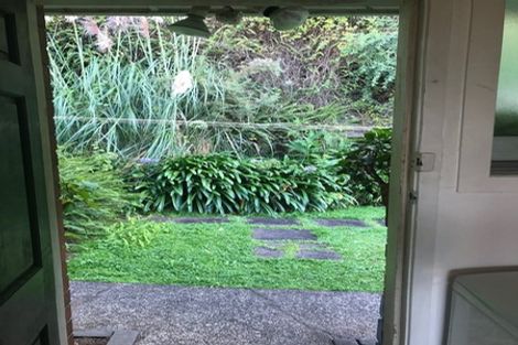 Photo of property in 4/2b Queensway, Three Kings, Auckland, 1024