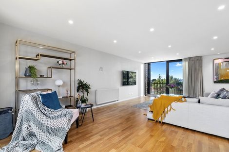 Photo of property in 58c Potter Avenue, Northcote, Auckland, 0627