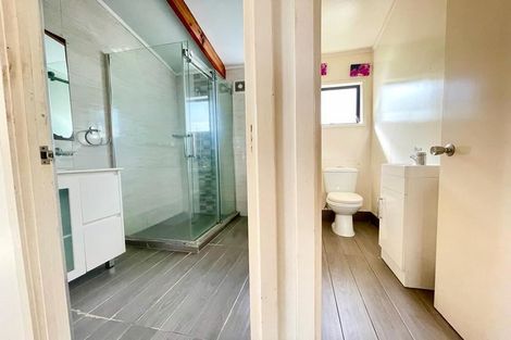 Photo of property in 1/166 Nile Road, Milford, Auckland, 0620