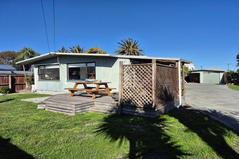 Photo of property in 28 Malta Crescent, South New Brighton, Christchurch, 8062