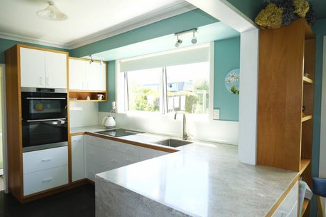 Photo of property in 10 Kew Place, Richmond Heights, Taupo, 3330