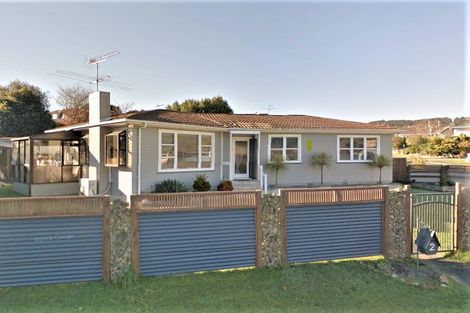 Photo of property in 2 Whirinaki Crescent, Heretaunga, Upper Hutt, 5018