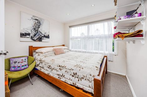 Photo of property in 10 Albertson Place, Manurewa, Auckland, 2102