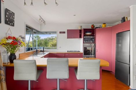 Photo of property in 1 Waterview Place, Haruru, 0204