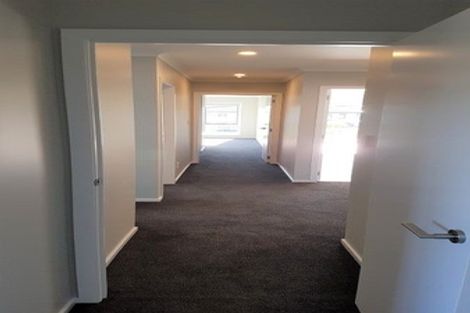 Photo of property in 14 Omaka Place, Aotea, Porirua, 5024