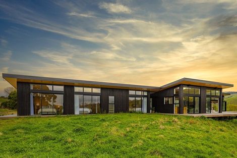 Photo of property in 360a Longbush Road, Hinakura, Masterton, 5884