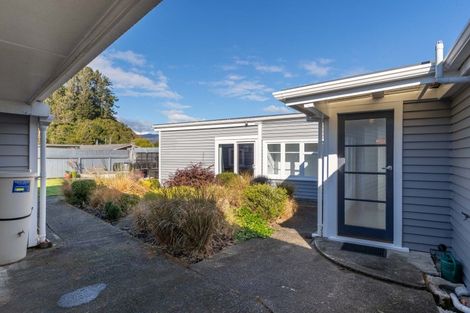 Photo of property in 15 Black Beech Street, Birchville, Upper Hutt, 5018