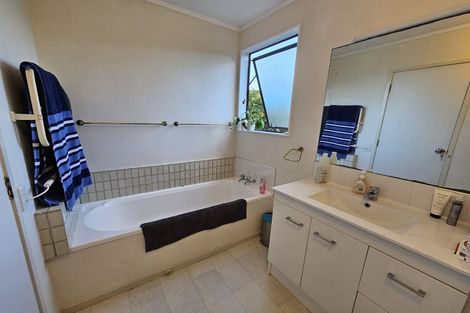 Photo of property in 2/170 Gowing Drive, Meadowbank, Auckland, 1072