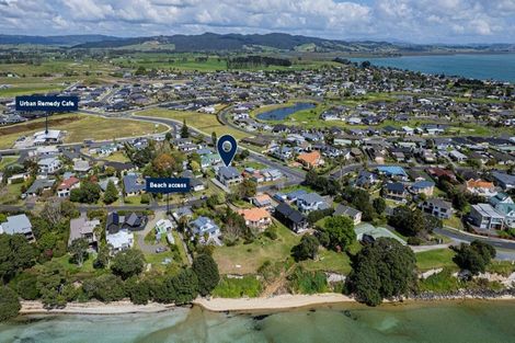 Photo of property in 2 Graham Street, One Tree Point, 0118