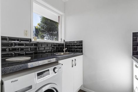 Photo of property in 16 Ashdown Place, Pahurehure, Papakura, 2113