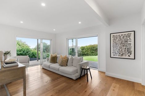 Photo of property in 3 Francis Avenue, Stanmore Bay, Whangaparaoa, 0932