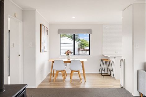 Photo of property in 100 Hillcrest Drive, Kelvin Grove, Palmerston North, 4414