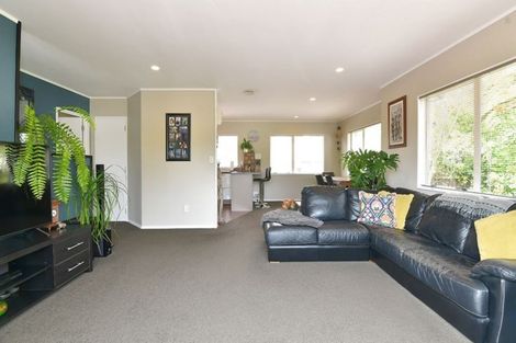 Photo of property in 11a Greta Place, Stanmore Bay, Whangaparaoa, 0932
