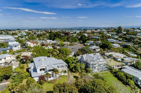 Photo of property in 9 Hukarere Road, Bluff Hill, Napier, 4110