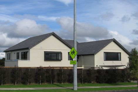 Photo of property in 60 Somerville Road, Shelly Park, Auckland, 2014