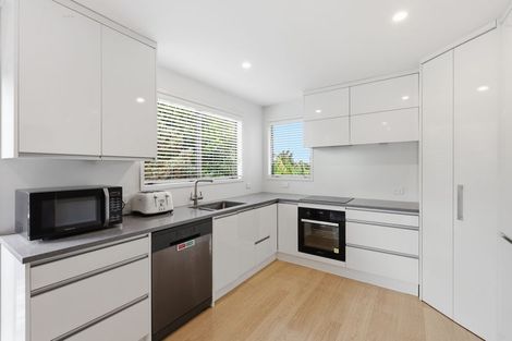 Photo of property in 142 Weatherly Road, Torbay, Auckland, 0630