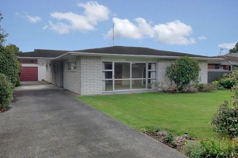 Photo of property in 19 Erin Street, Hokowhitu, Palmerston North, 4410