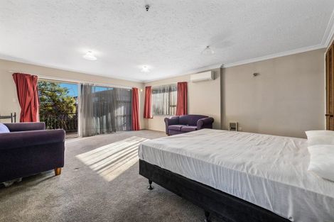 Photo of property in 360 Yaldhurst Road, Russley, Christchurch, 8042